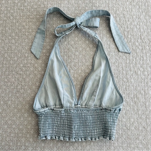 POL Denim Smocked Halter Crop Top Light Blue Wash Tie Neck Size S - Picture 3 of 7